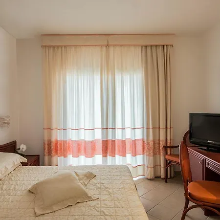 Gabbiano Azzurro & 4* Golfo Aranci